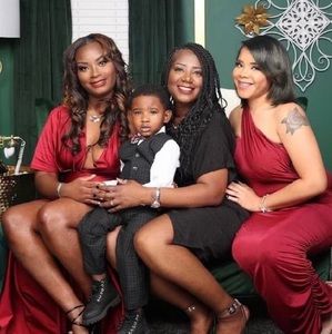 Meet your Posher, Ina